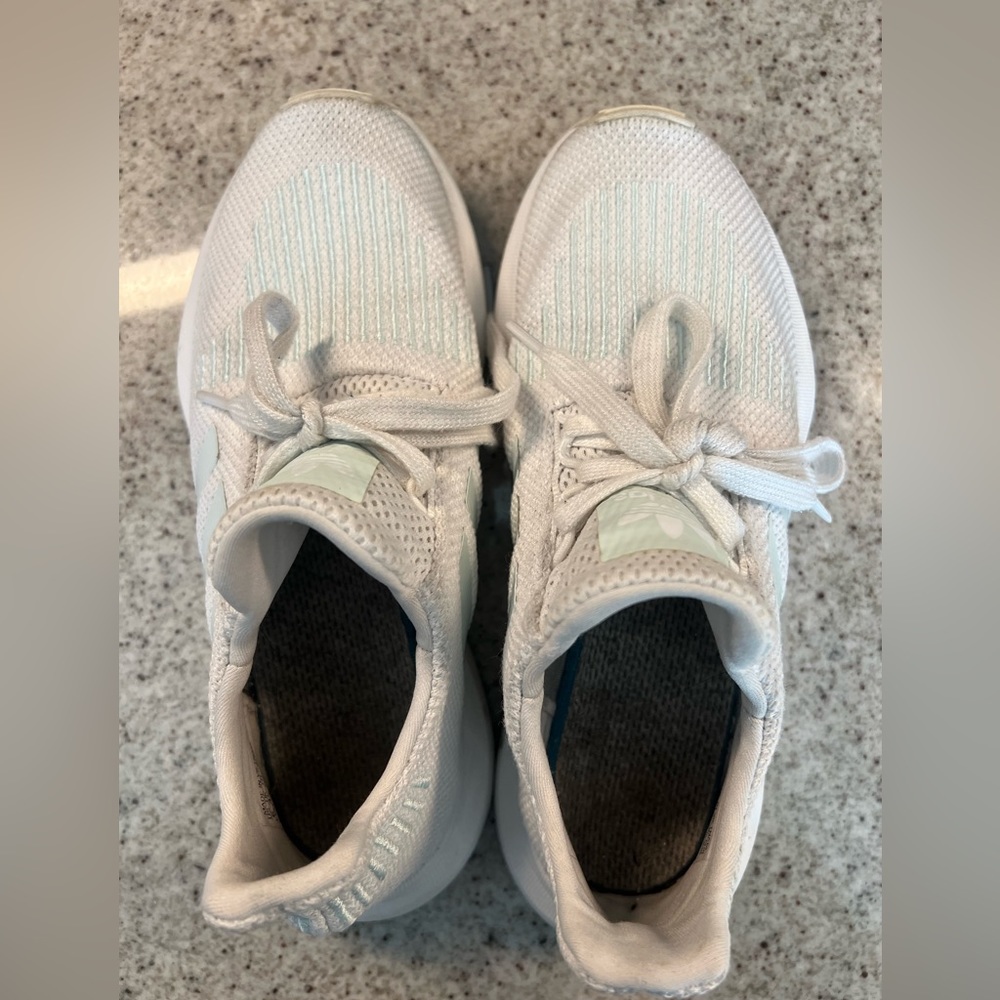 Ladies Adidas Shoes Size 6 - Picture 8 of 11